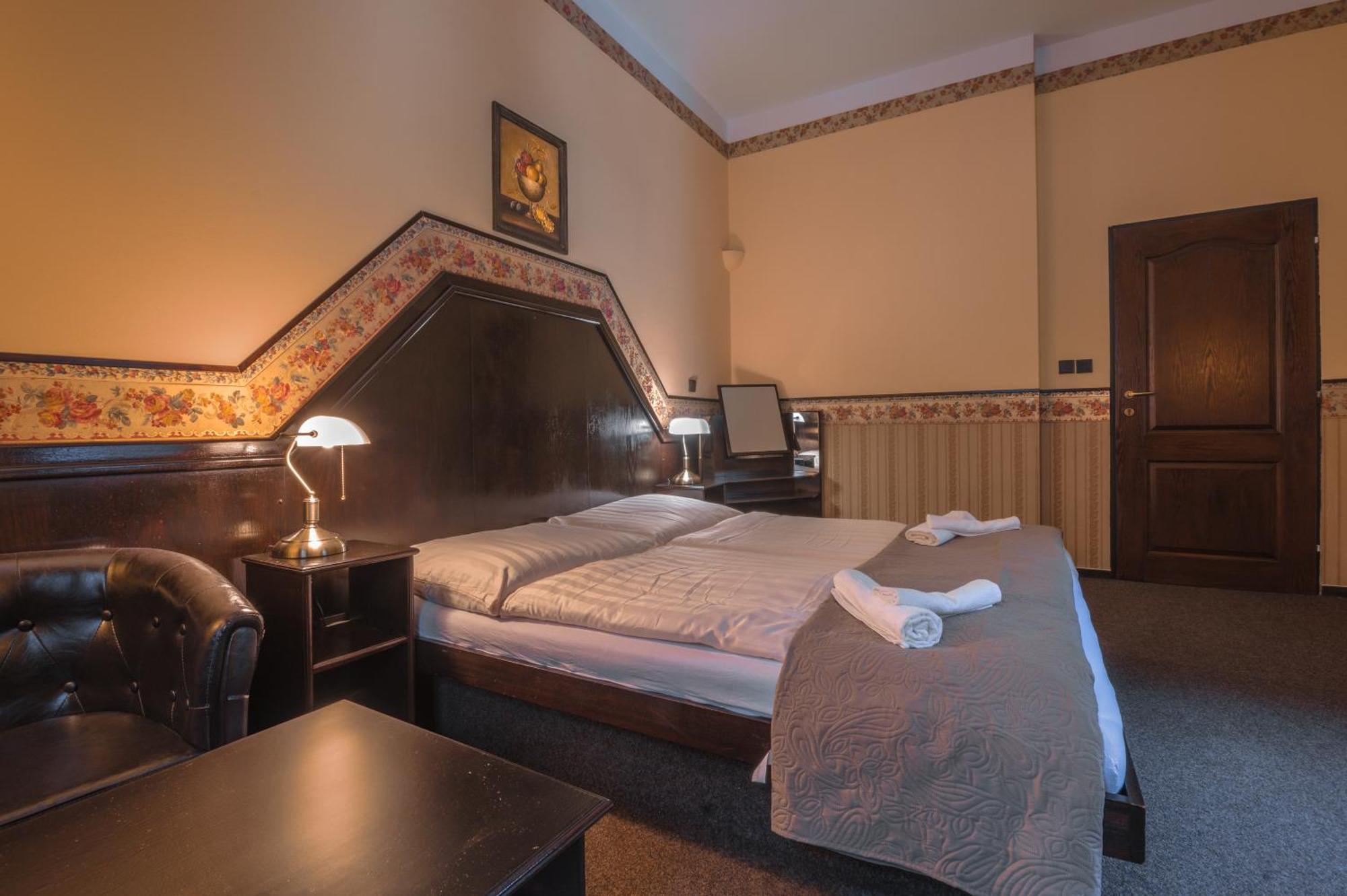 Hotel Lovecky Zamecek Orion Liberec Exterior photo